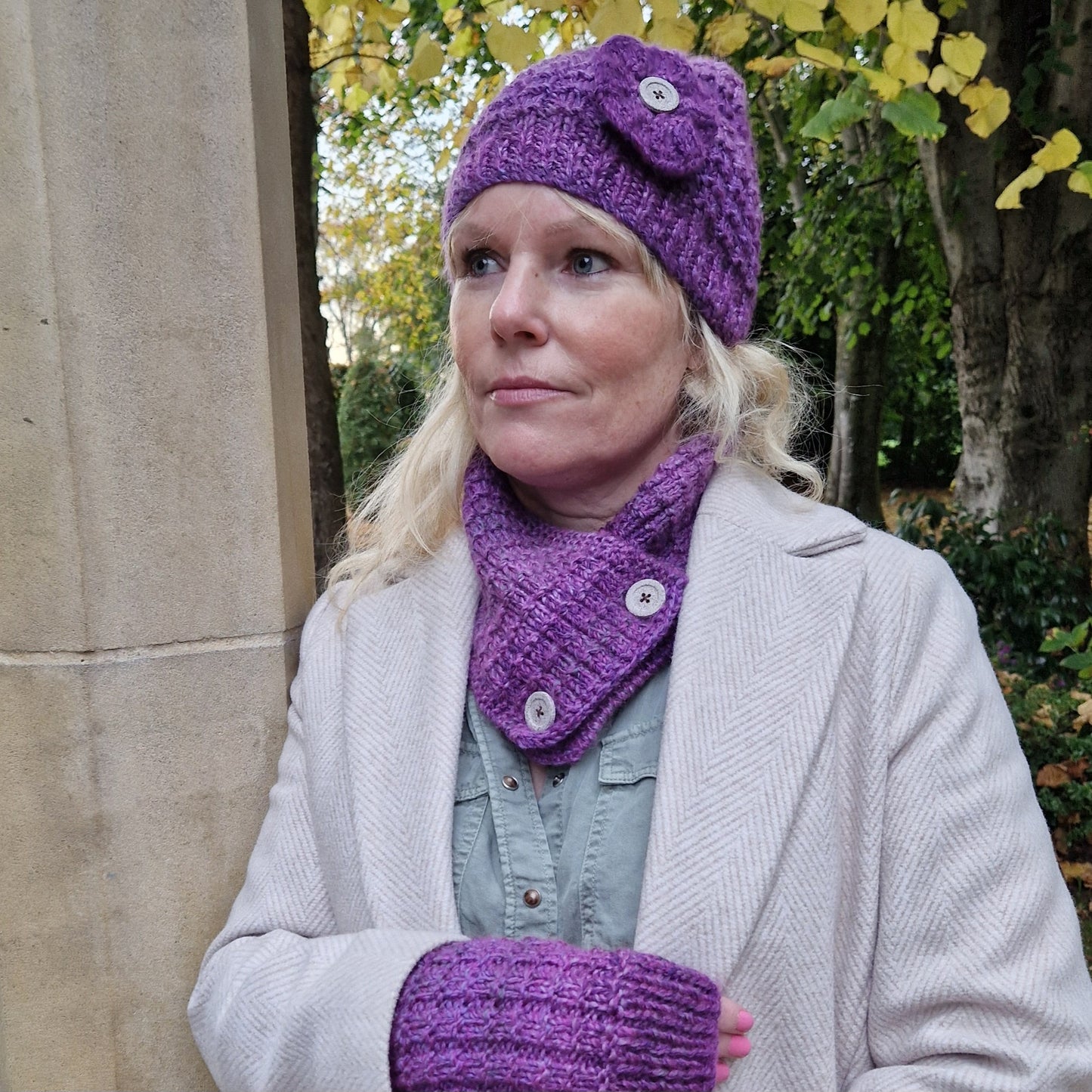 Handknit neck wrap - purple