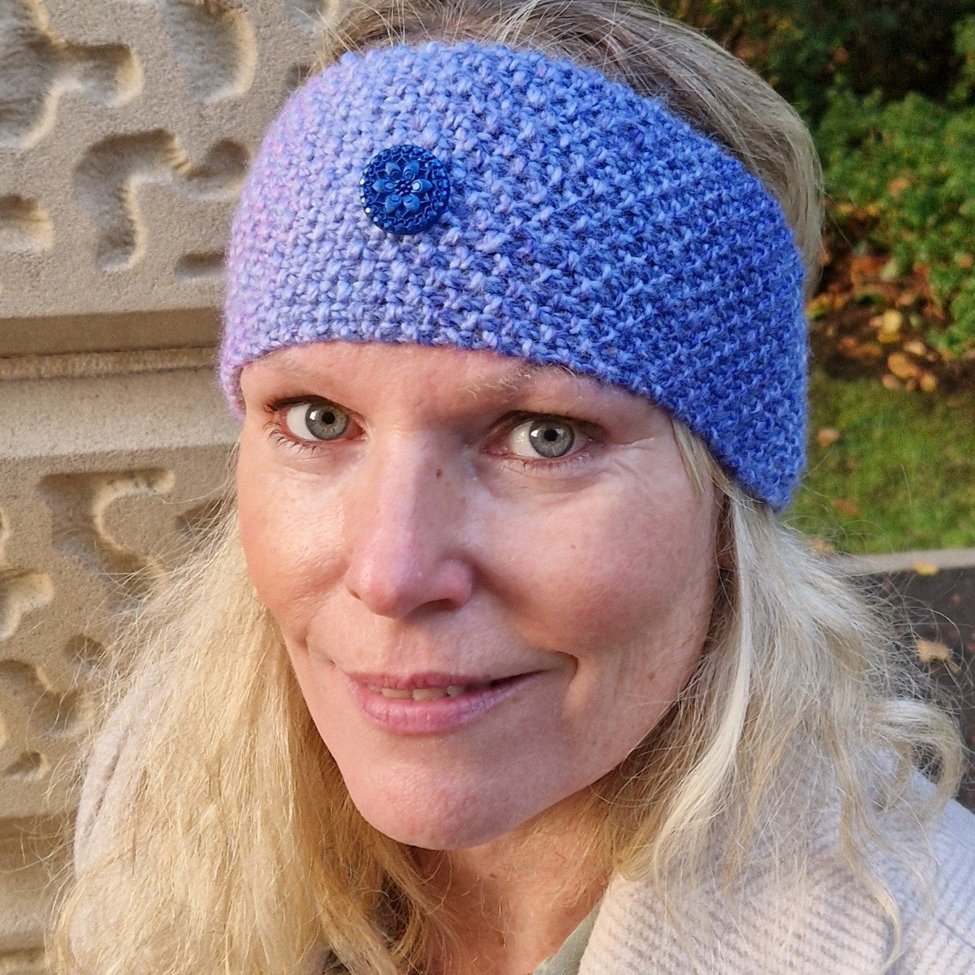 Handknit earwarmer - soft blue