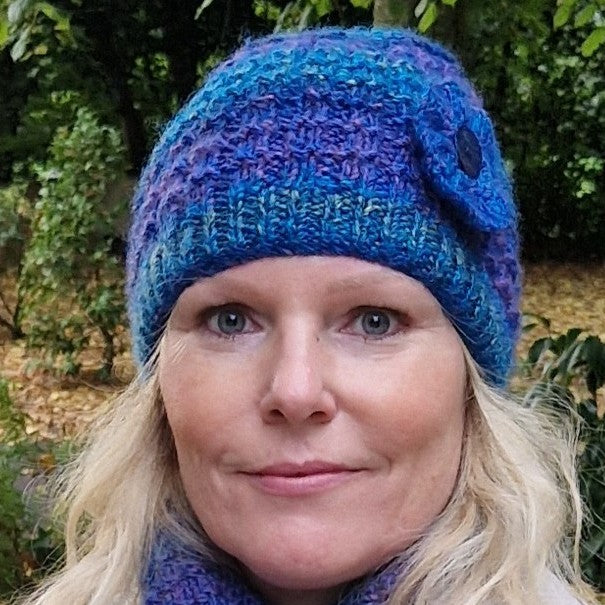Handknit hat with detachable flower brooch - blue and purple