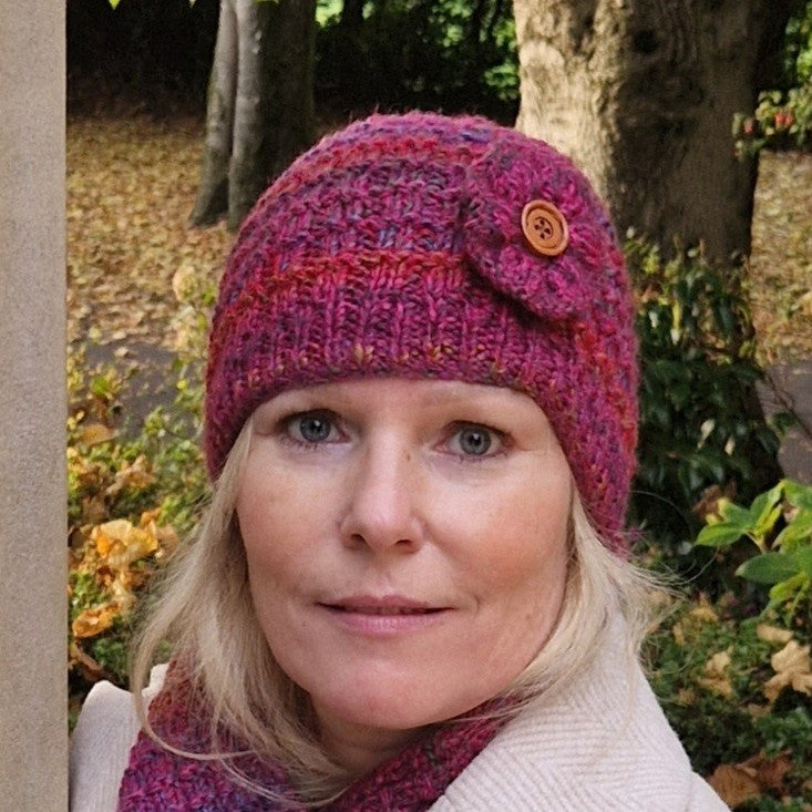 Handknit hat with detachable flower brooch - cerise pink