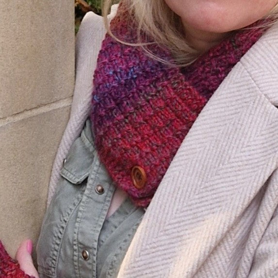 Handknit neck wrap - cerise pink