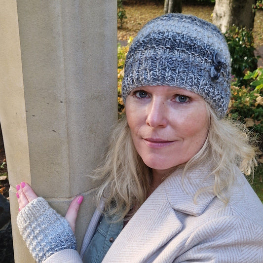 MATCHING SET - hat, neck wrap and fingerless gloves - pale grey and beige