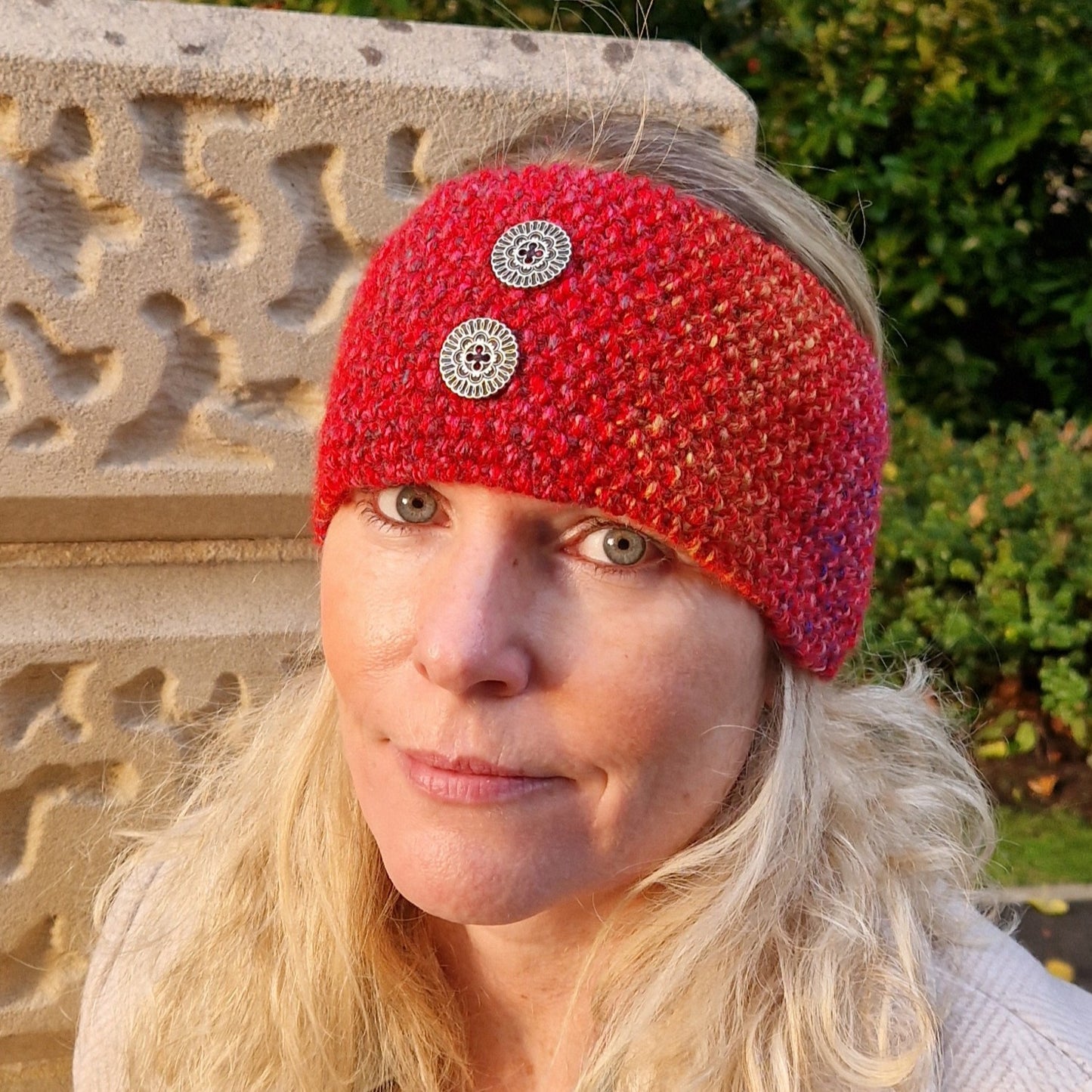 Handknit earwarmer - red