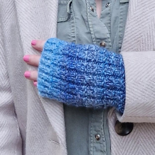Handmade fingerless gloves - blue