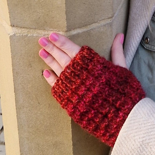 Handknit fingerless gloves - red